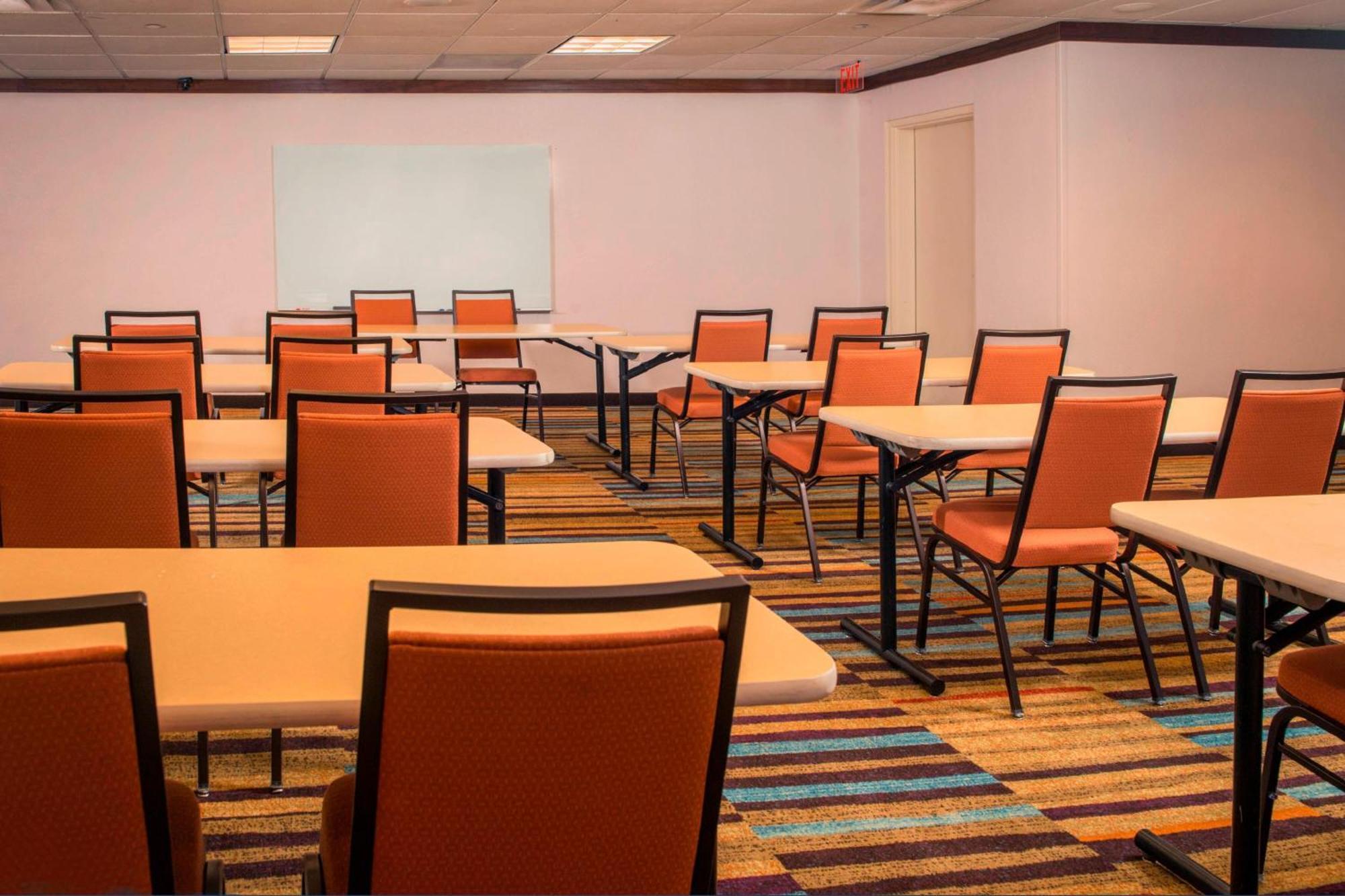 Fairfield Inn & Suites By Marriott Williamsburg Kinh doanh bức ảnh